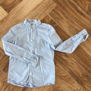 H&M slim fitting button down shirt